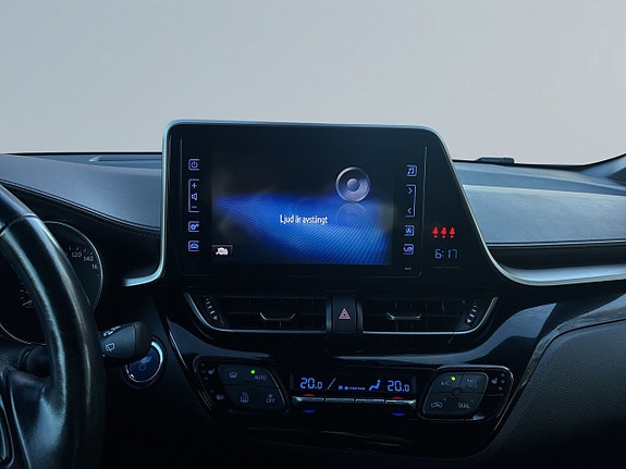 Toyota C-HR 11 of 21
