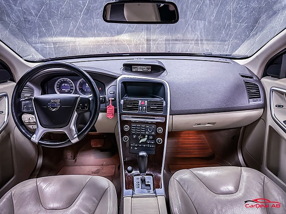 Volvo XC60 13 of 26
