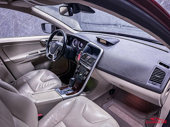 Volvo XC60 11 of 26