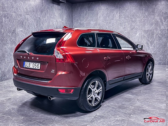 Volvo XC60 3 of 26
