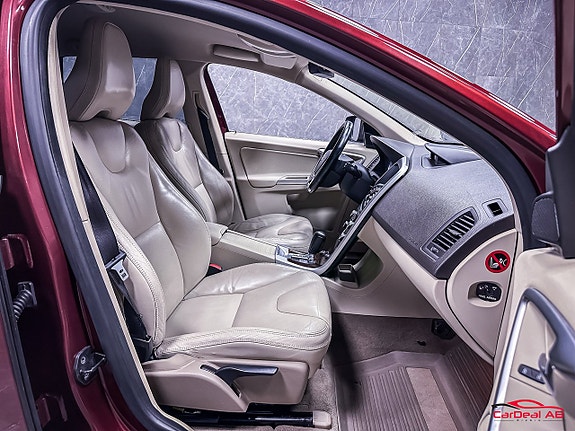Volvo XC60 10 of 26