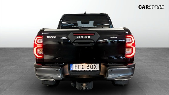Toyota HiLux 7 of 26