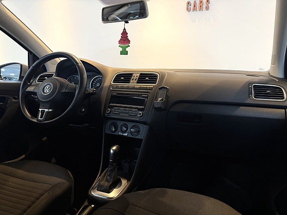 Volkswagen Polo 11 of 16