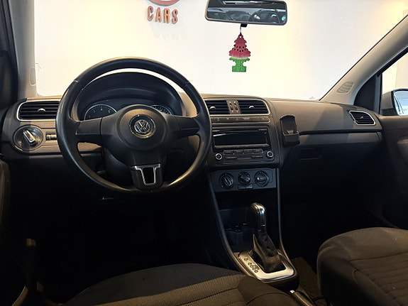 Volkswagen Polo 10 of 16