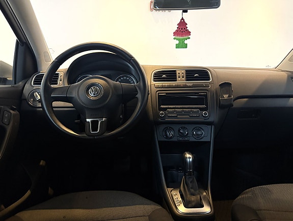 Volkswagen Polo 12 of 16