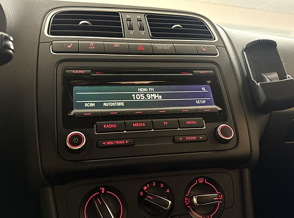 Volkswagen Polo 15 of 16