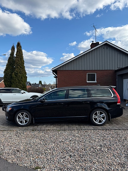 Volvo V70 3 of 18