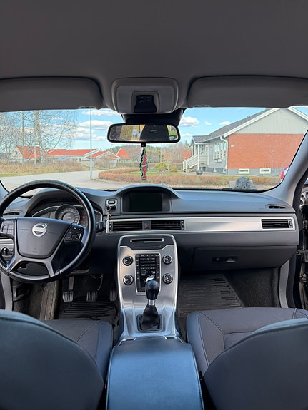 Volvo V70 12 of 18
