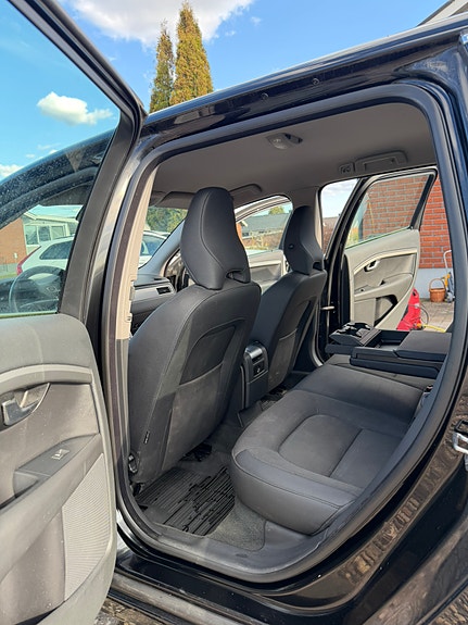 Volvo V70 10 of 18