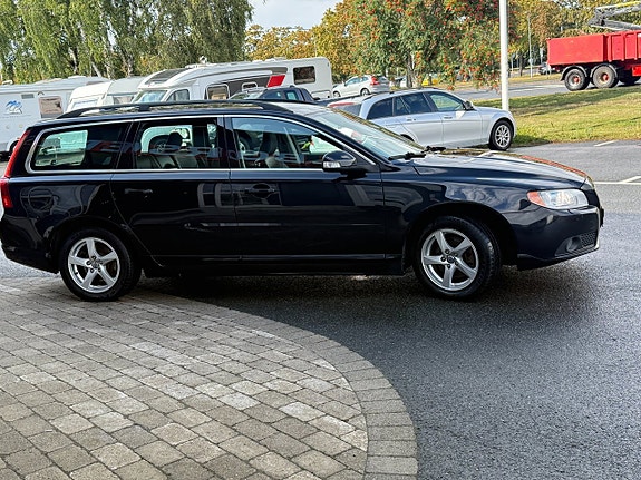Volvo V70 3 of 15