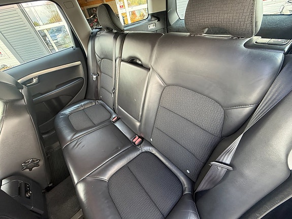 Volvo V70 10 of 15
