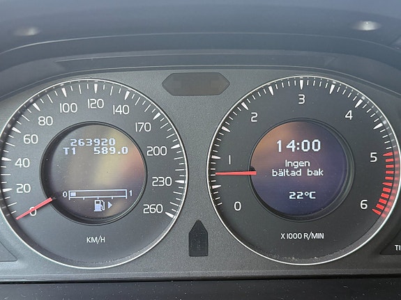 Volvo V70 13 of 15