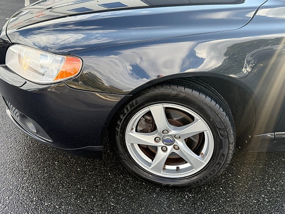 Volvo V70 8 of 15