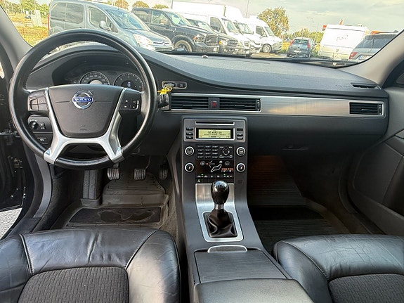 Volvo V70 11 of 15