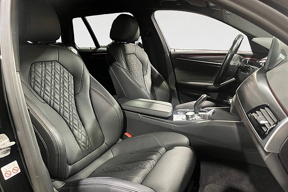 BMW 530e 14 of 17