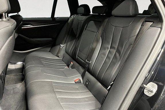 BMW 530e 13 of 17