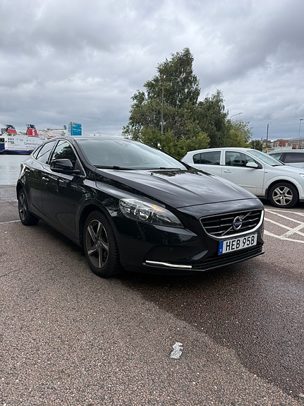 Volvo V40 3 of 15