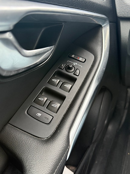 Volvo V40 9 of 15