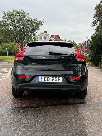 Volvo V40 4 of 15