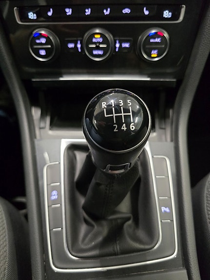 Volkswagen Golf I 18 of 22