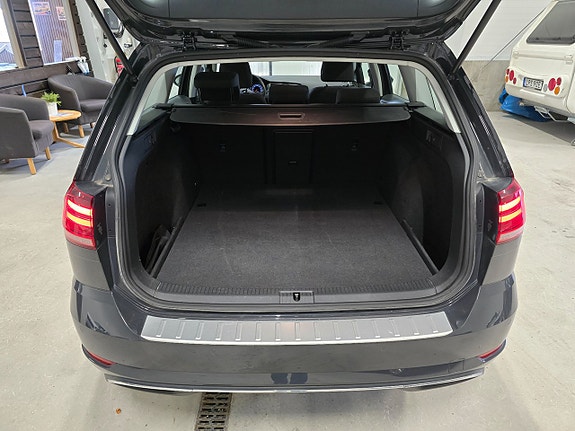 Volkswagen Golf I 21 of 22