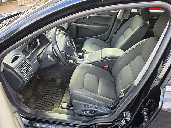 Volvo XC70 13 of 17