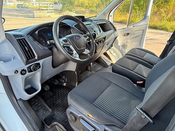 Ford Transit 8 of 19