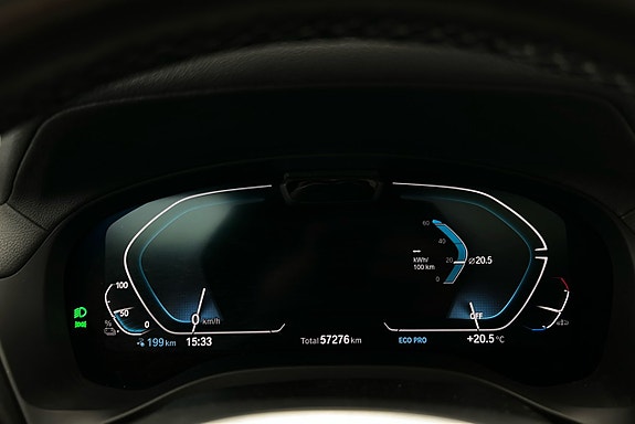 BMW iX3 7 of 30