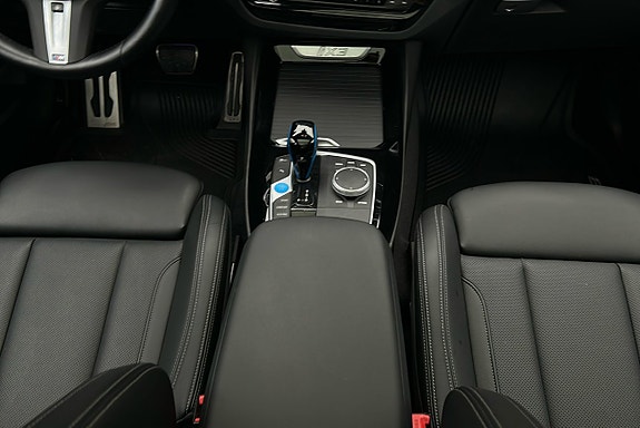 BMW iX3 9 of 30