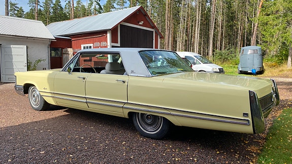 Chrysler Imperial 3 of 17