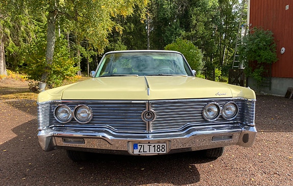 Chrysler Imperial 5 of 17