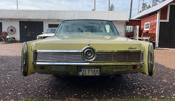 Chrysler Imperial 4 of 17