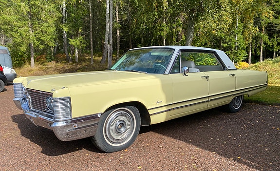 Chrysler Imperial 2 of 17