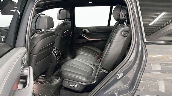 BMW X7 5 of 17