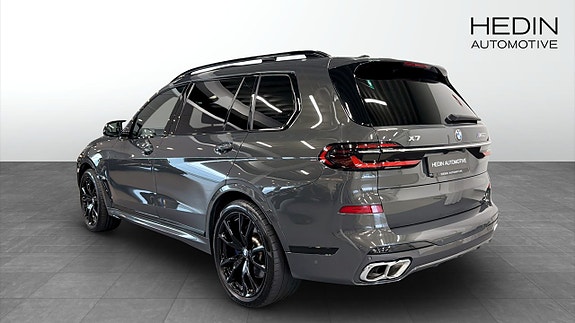 BMW X7 2 of 17