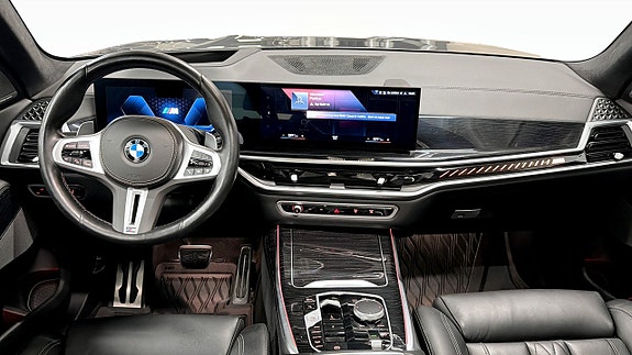 BMW X7 4 of 17