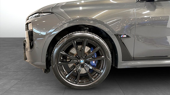 BMW X7 9 of 17