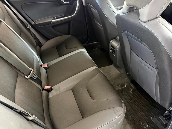 Volvo V60 12 of 13
