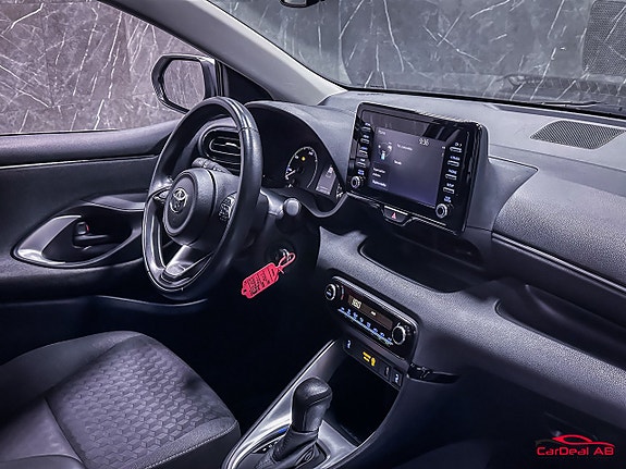 Toyota Yaris 14 of 24