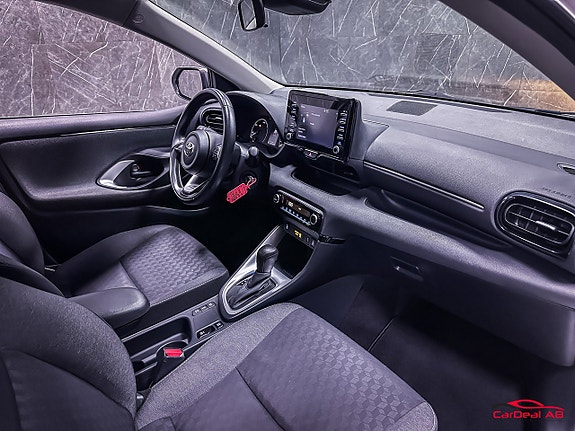 Toyota Yaris 15 of 24