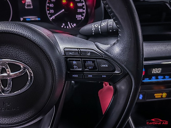 Toyota Yaris 21 of 24