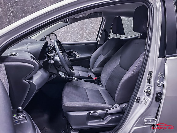 Toyota Yaris 10 of 24