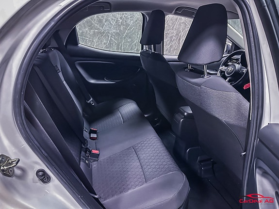 Toyota Yaris 17 of 24