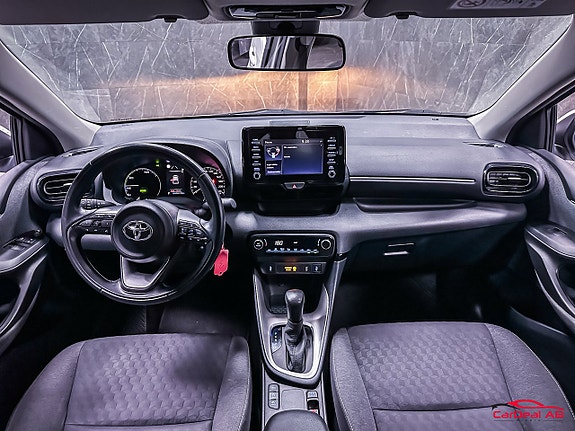 Toyota Yaris 13 of 24
