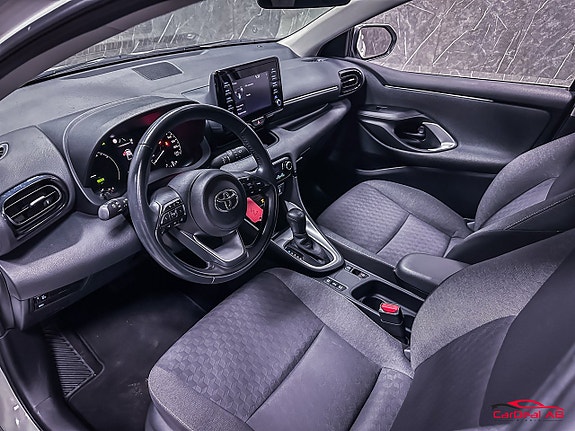 Toyota Yaris 11 of 24