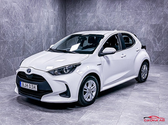 Toyota Yaris 3 of 24