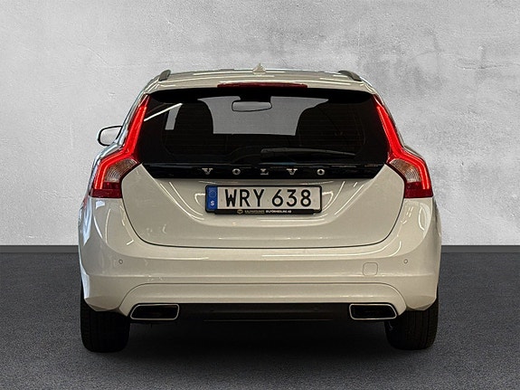 Volvo V60 4 of 28