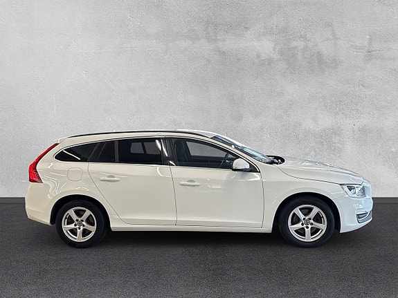Volvo V60 6 of 28