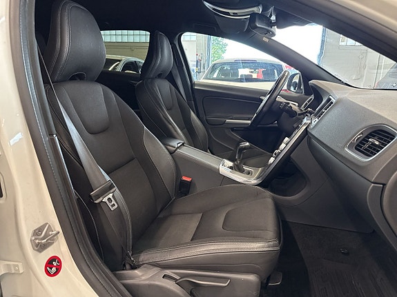 Volvo V60 27 of 28