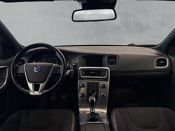 Volvo V60 12 of 28